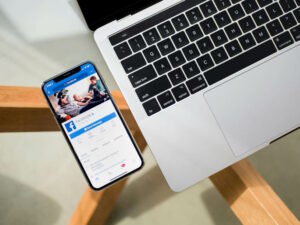 photo of a cell phone & laptop computer 